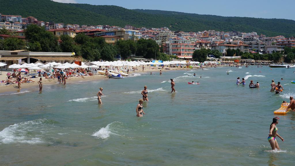 Dom-El Real Apartments In Sea View Complex Sveti Vlas Bagian luar foto